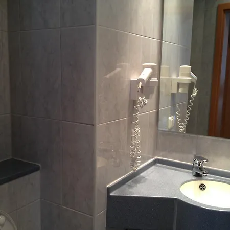 Yumi Sushi-steaks & Friends