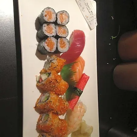 Yumi Sushi-steaks & Friends