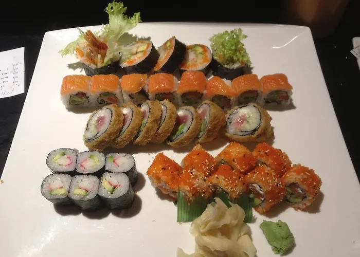 Yumi Sushi-steaks & Friends מלון 3*