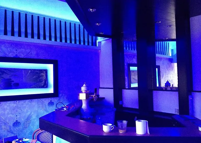 Yumi Sushi-steaks & Friends מלון