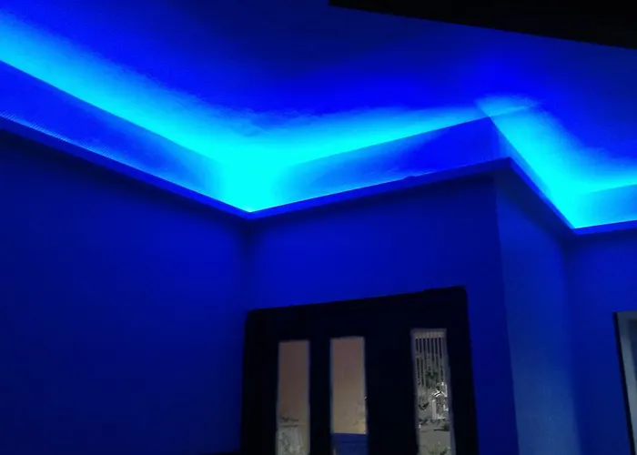 Yumi Sushi-steaks & Friends מלון