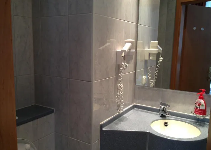 Yumi Sushi-steaks & Friends